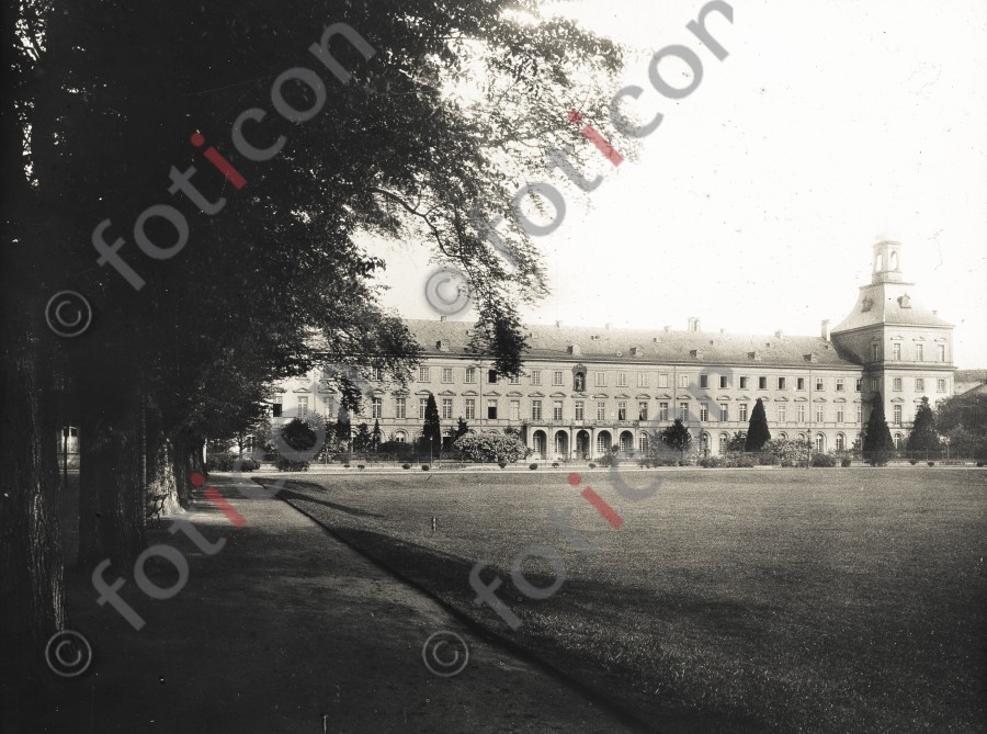 Universitätsgebäude | University Building - Foto foticon-600-roesch-roe01-sw-8.jpg | foticon.de - Bilddatenbank für Motive aus Geschichte und Kultur